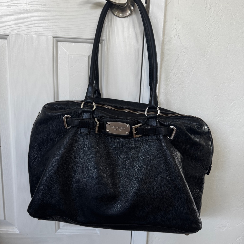 Michael Kors black leather weekender bag tote zipper closure